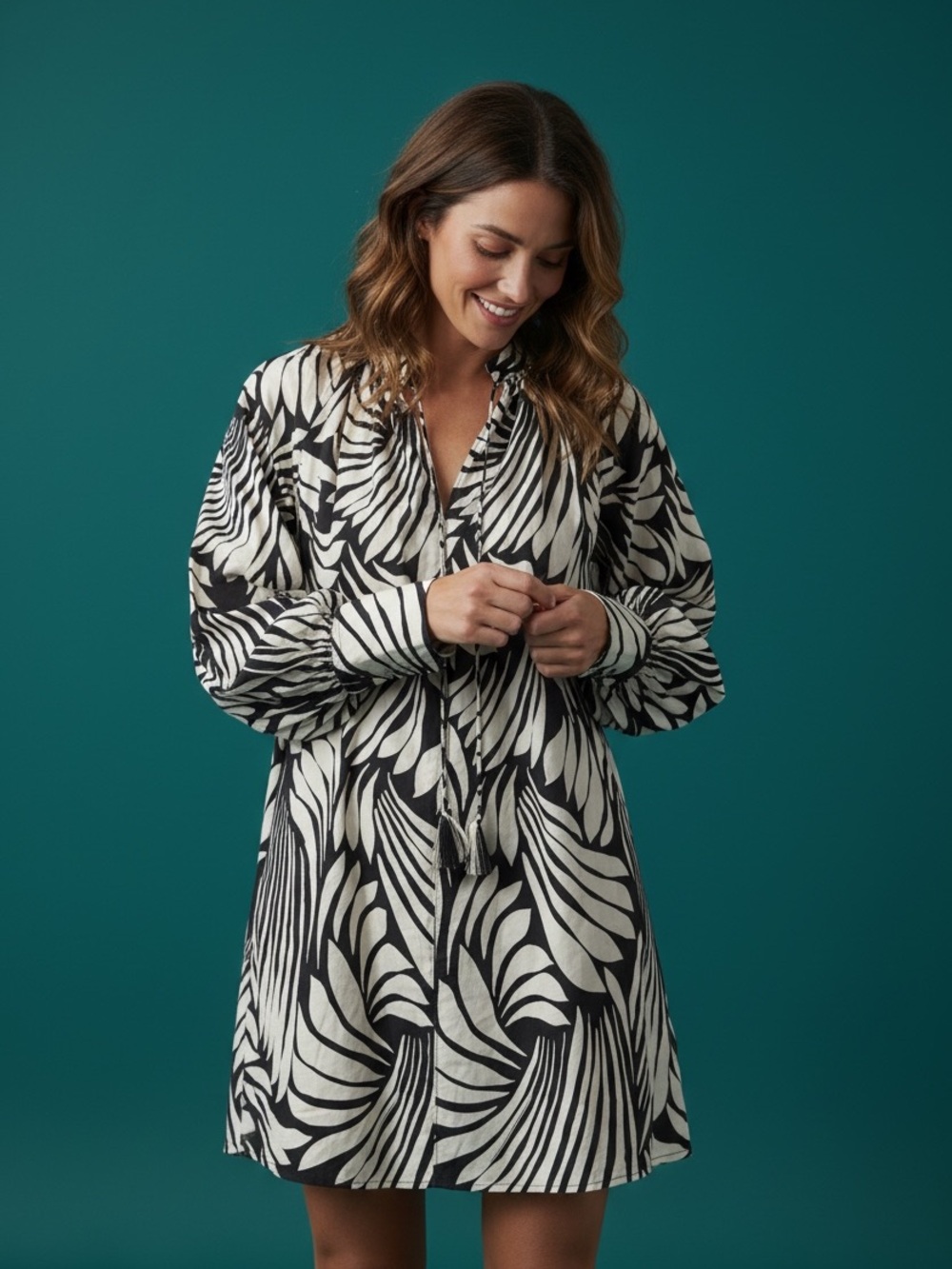 🌻🍁 3/$15 FALL SALE 🤎🧡 H&M palm tree print black and white long sleeve dress